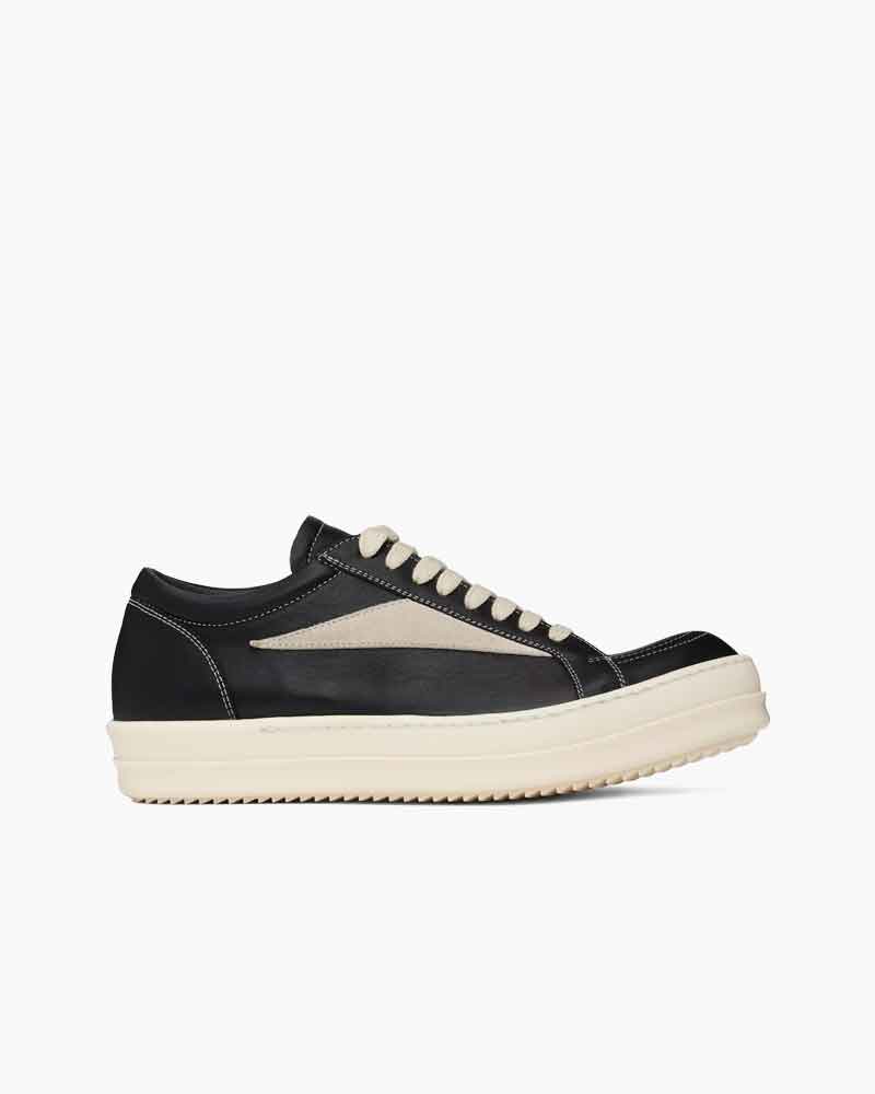 mens-weekend-outing-black-white-vintage-sneakers