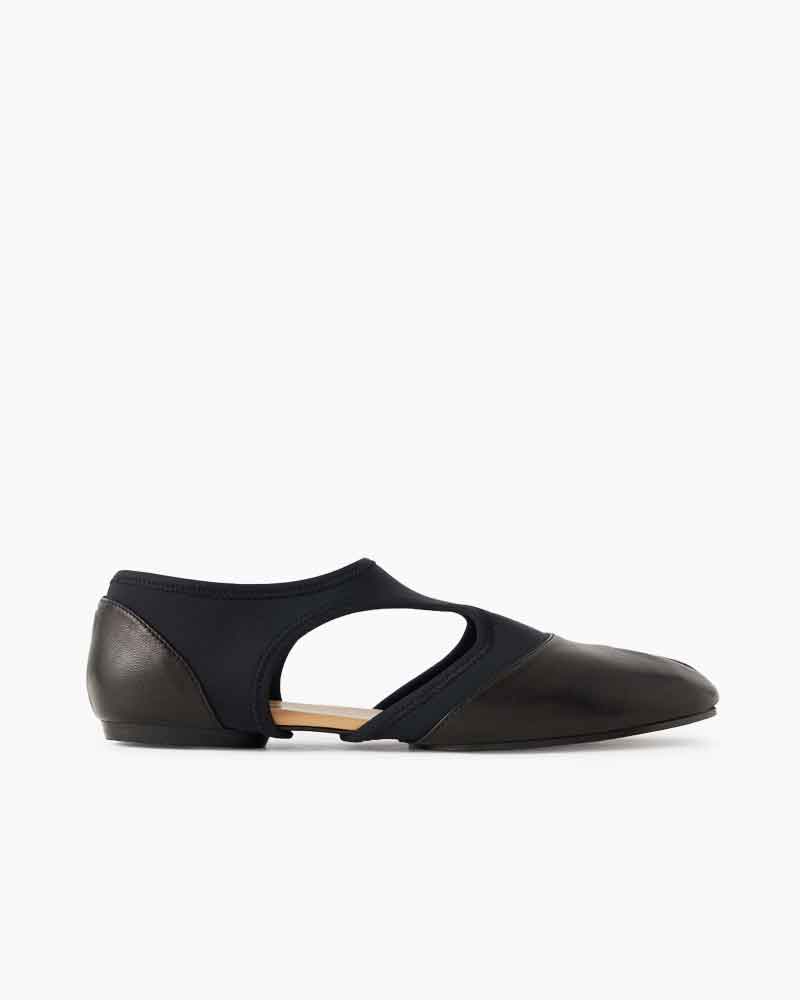 womens-airport-look-chic-split-toe-jazz-shoes