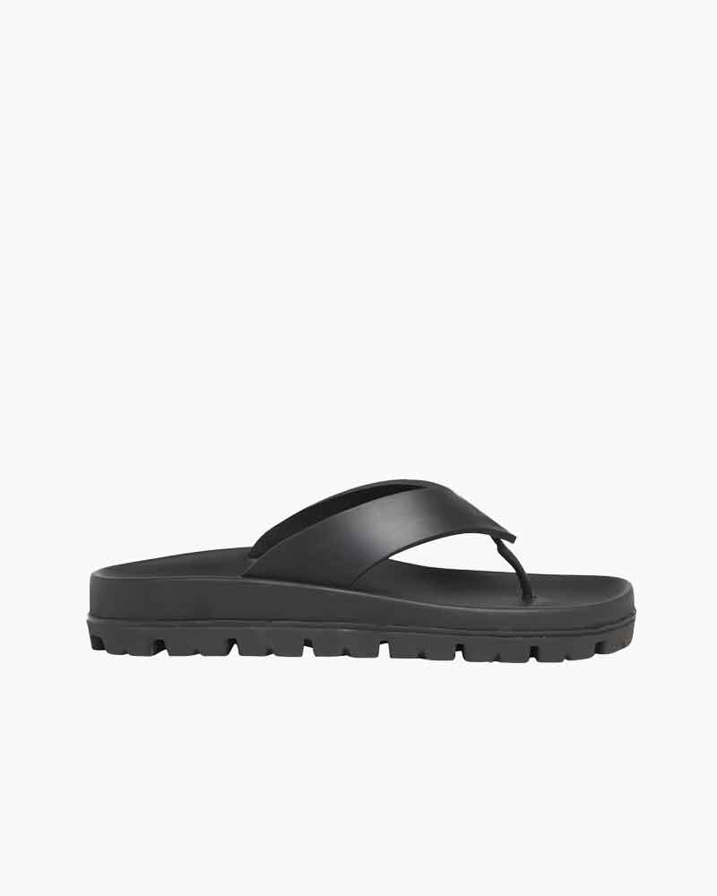 womens-gym-performance-comfortable-rubber-lug-sole-slides