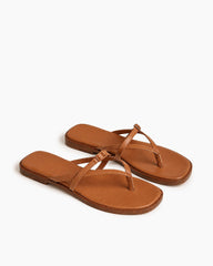 Casual-Beach-Day-Minimal-Strappy-Flat-Sandals-2