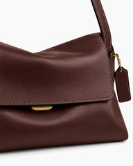 Minimalist-Leather-Flap-Shoulder-Bag-For-Everyday-3