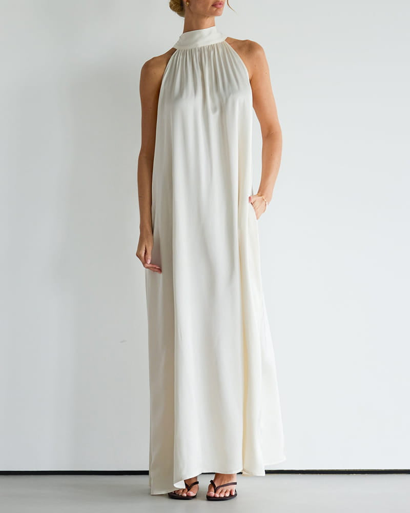 Elegant-Evening-Halter-Maxi-Occasion-Gown-4
