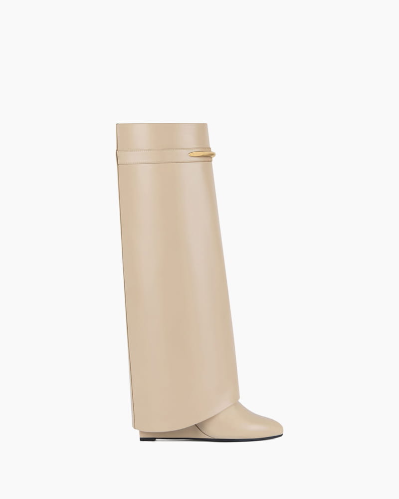 Women's Modern Wide-Shaft Boot For Everyday Urban Look