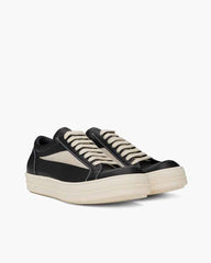 mens-weekend-outing-black-white-vintage-sneakers