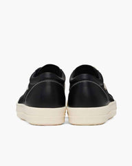 mens-weekend-outing-black-white-vintage-sneakers