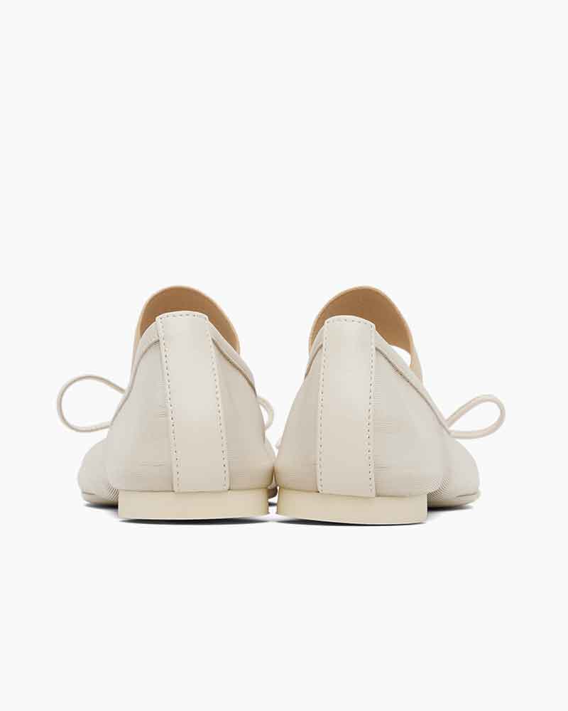 womens-airport-outfit-comfortable-elastic-strap-ballets