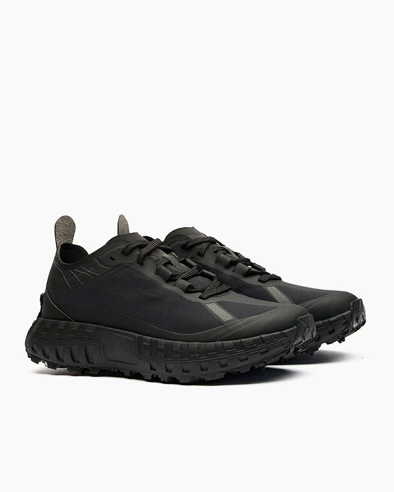 mens-mountain-hiking-all-weather-outdoor-footwear