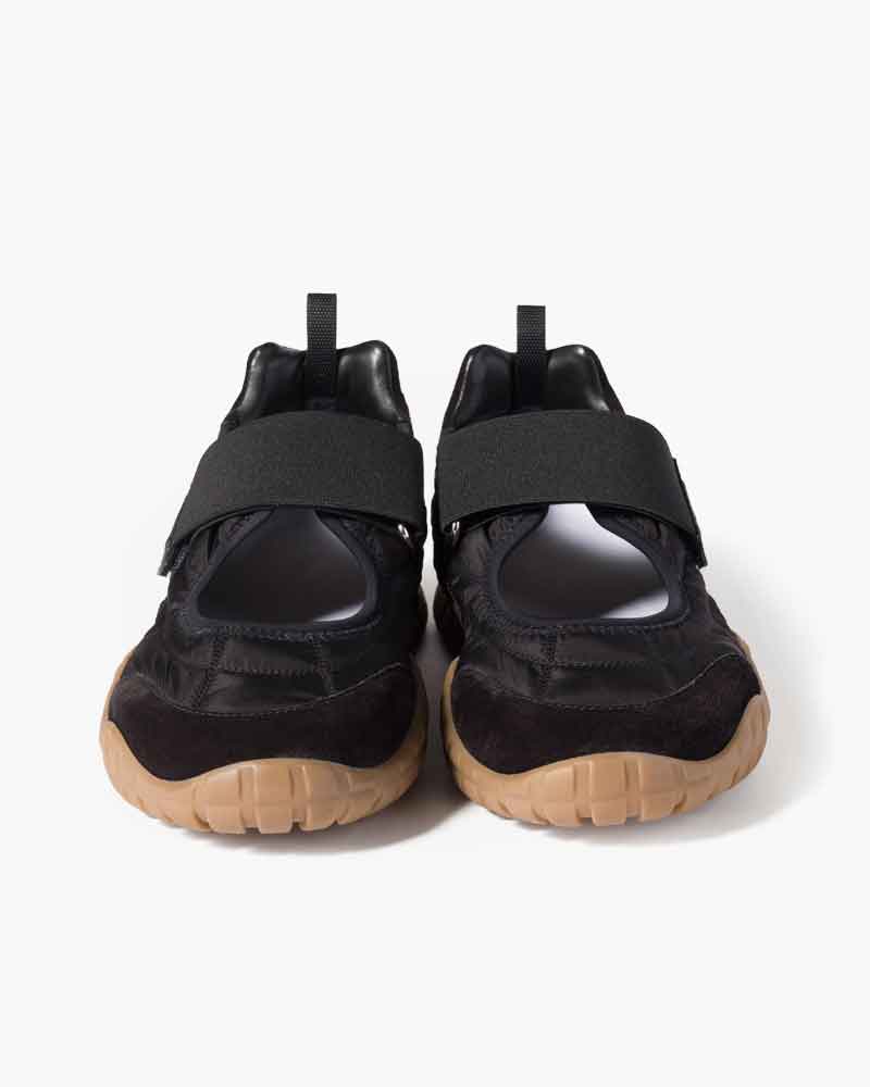 womens-airport-outfit-comfortable-lightweight-ballerinas