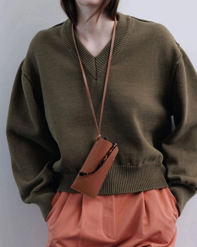 unisex-modern-workspace-cowhide-eyewear-pouch