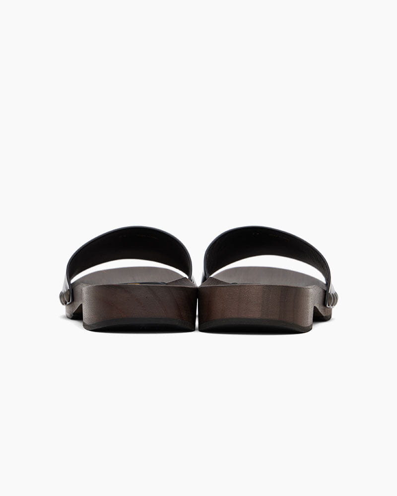 womens-seaside-holiday-bold-patent-leather-clogs