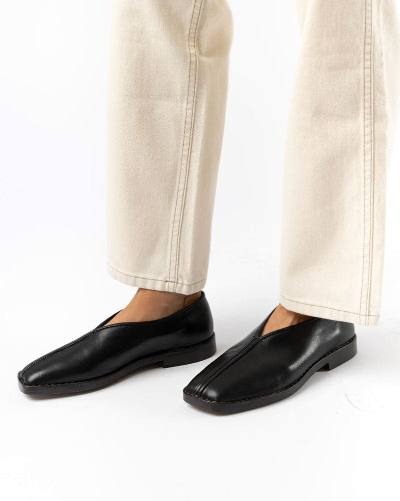 women-s-work-trip-black-piped-flats