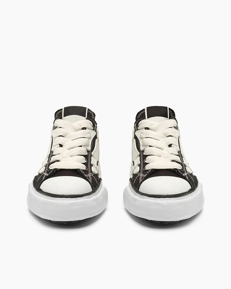 womens-daily-commute-edgy-bones-canvas-sneakers