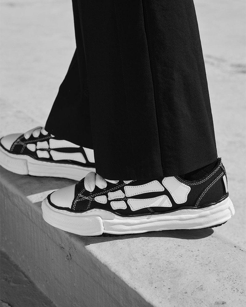 womens-daily-commute-edgy-bones-canvas-sneakers