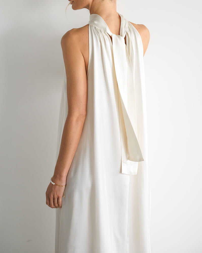 Elegant-Evening-Halter-Maxi-Occasion-Gown-3