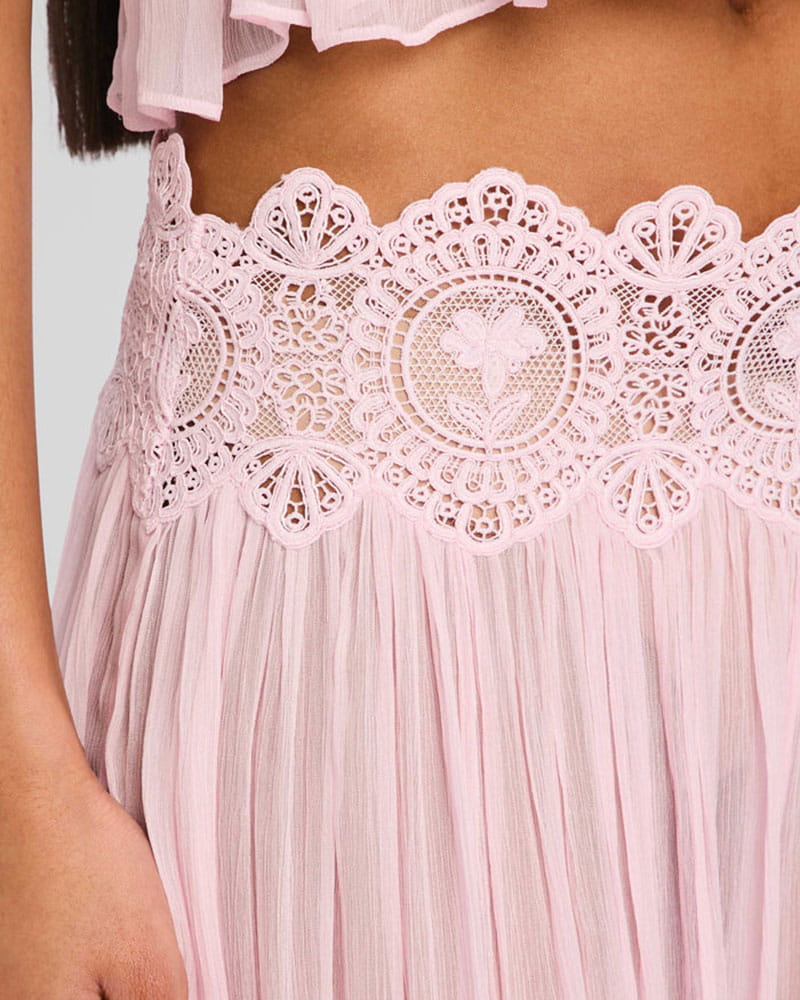 Romantic-Resort-Lace-Trimmed-Summer-Two-Piece-Set-4