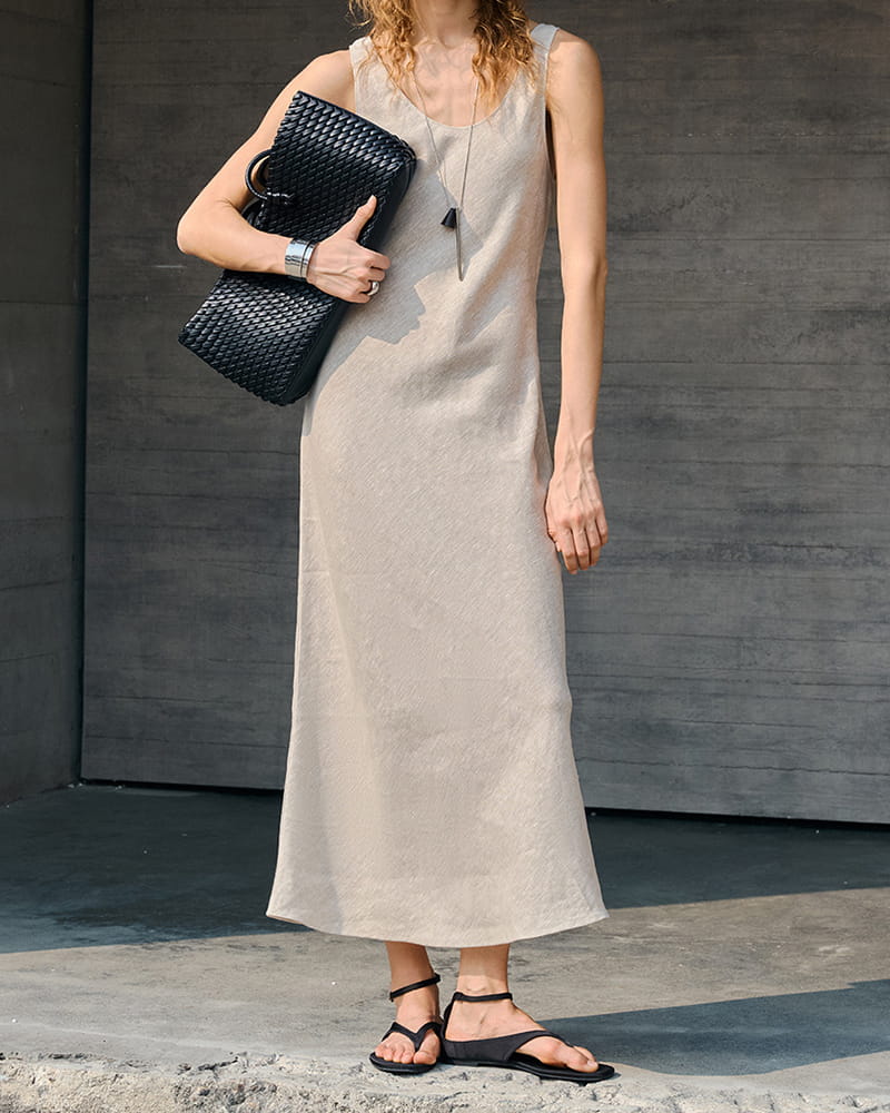 Summer-Citywalk-Minimalist-Linen-Midi-Dress-8