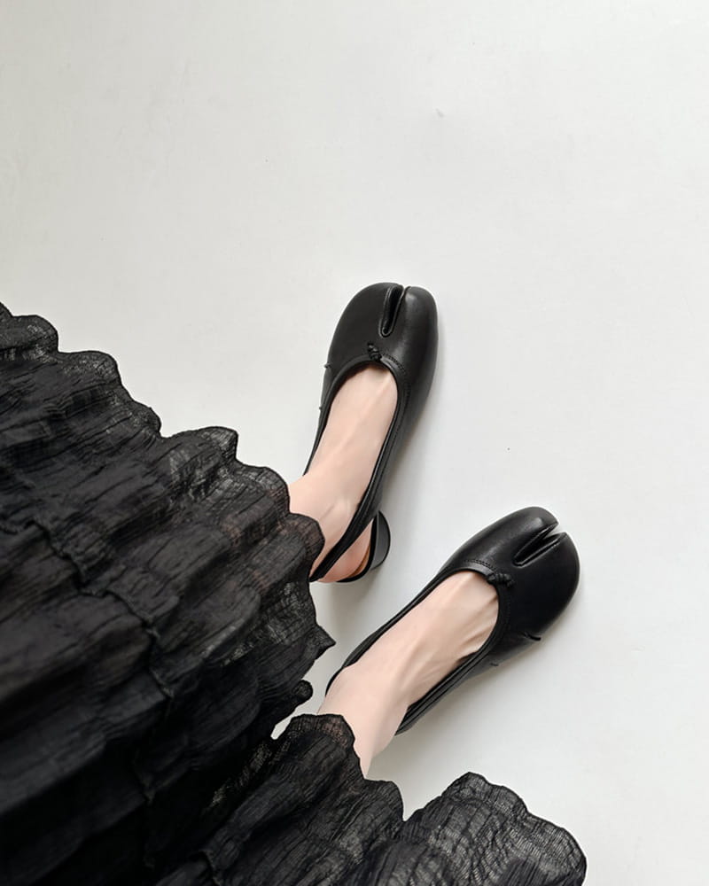 Urban-Stroll-Split-Toe-Leather-Slingback-Flats-2