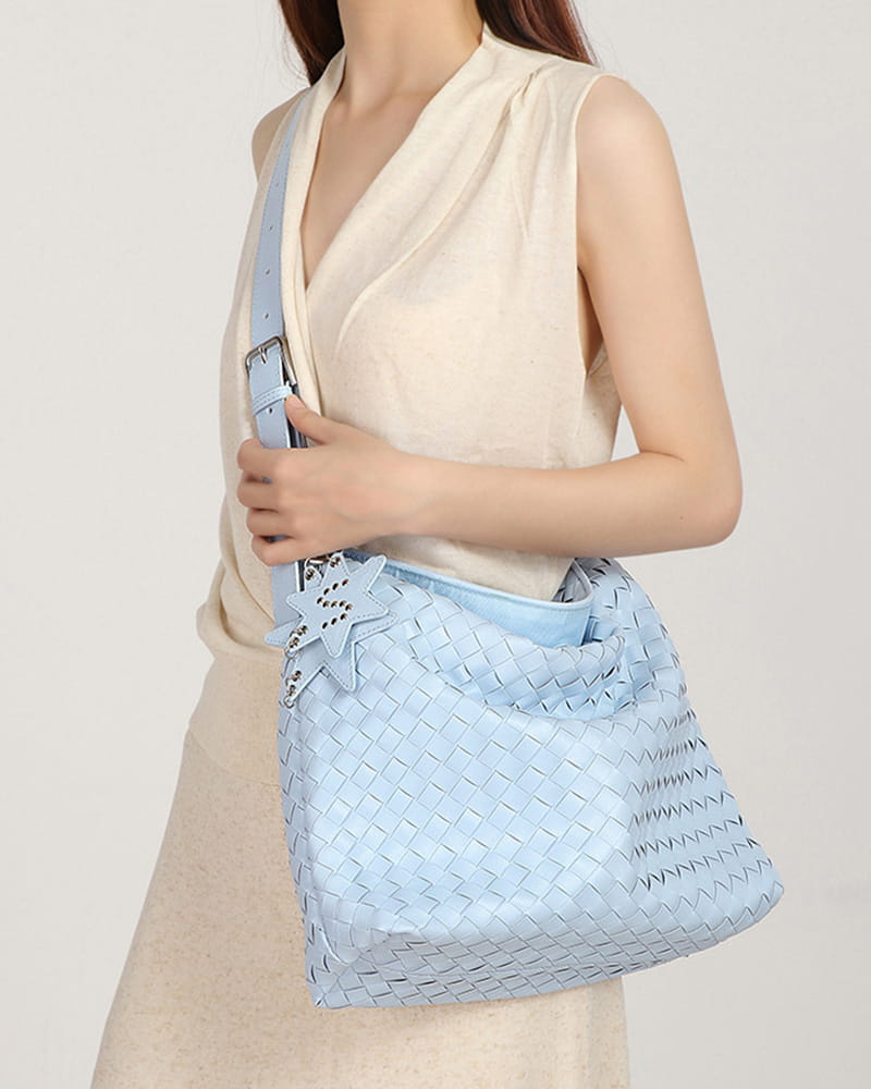 Skyline-Woven-Shoulder-Hobo-Bag-For-Outings-5