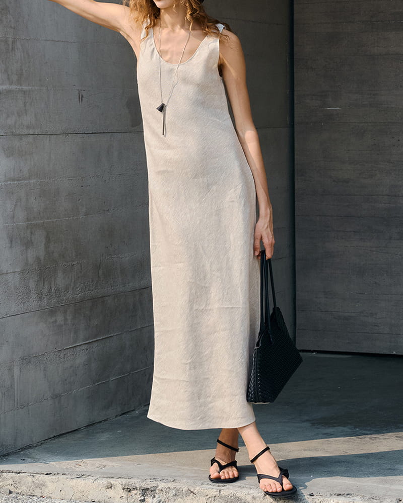 Summer-Citywalk-Minimalist-Linen-Midi-Dress-6