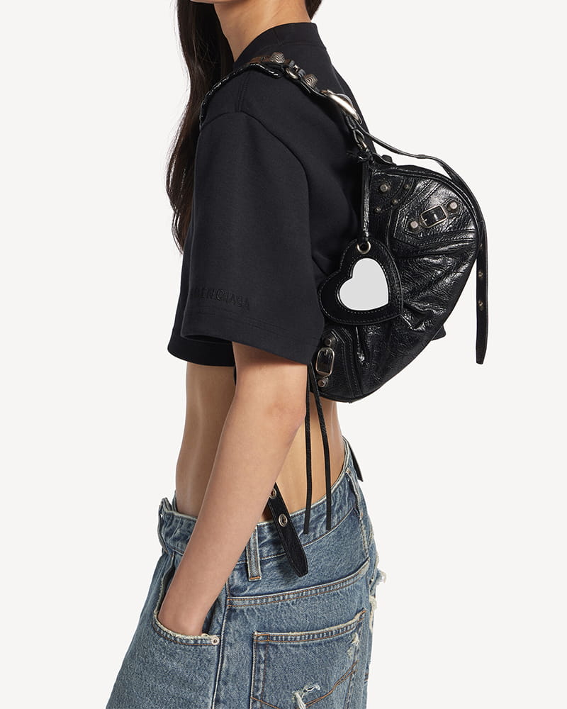 Nightout-Gothic-Heart-Charm-Shoulder-Bag-4