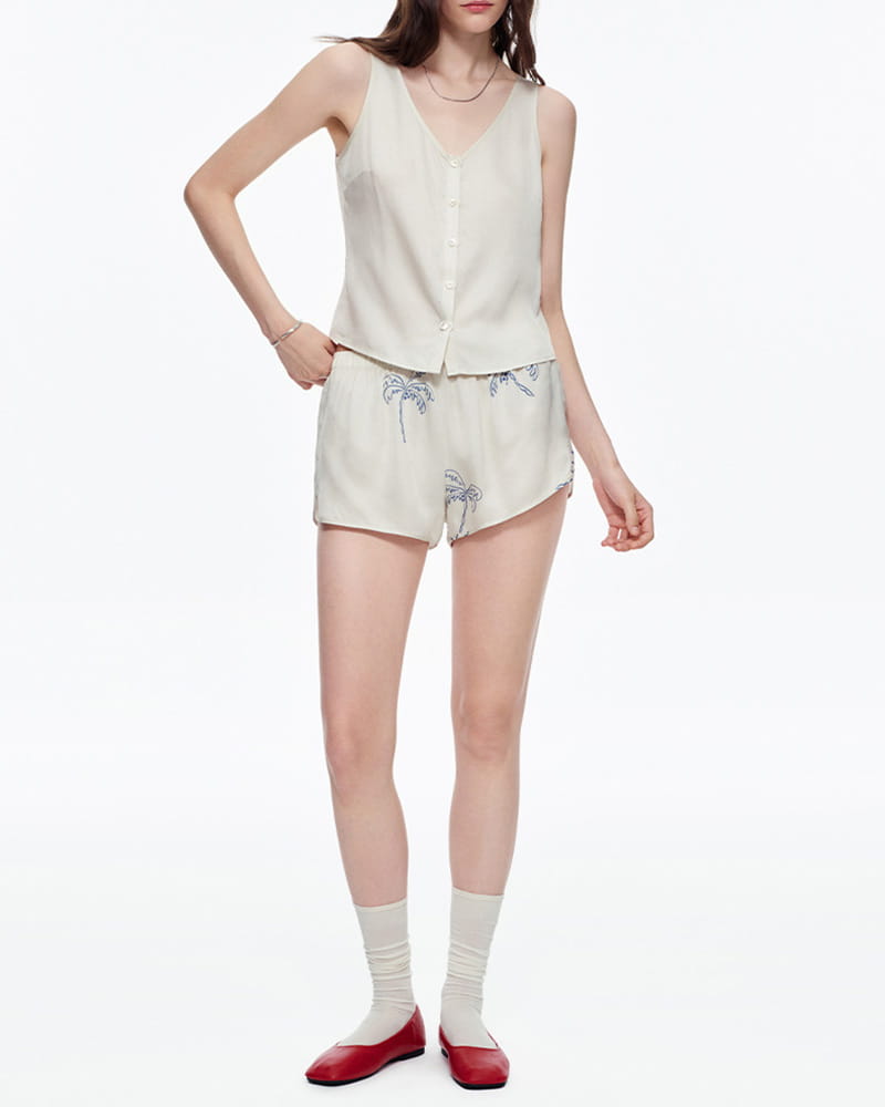 Summer-Lounge-Silk-Pajama-Tank-And-Shorts-Set-3