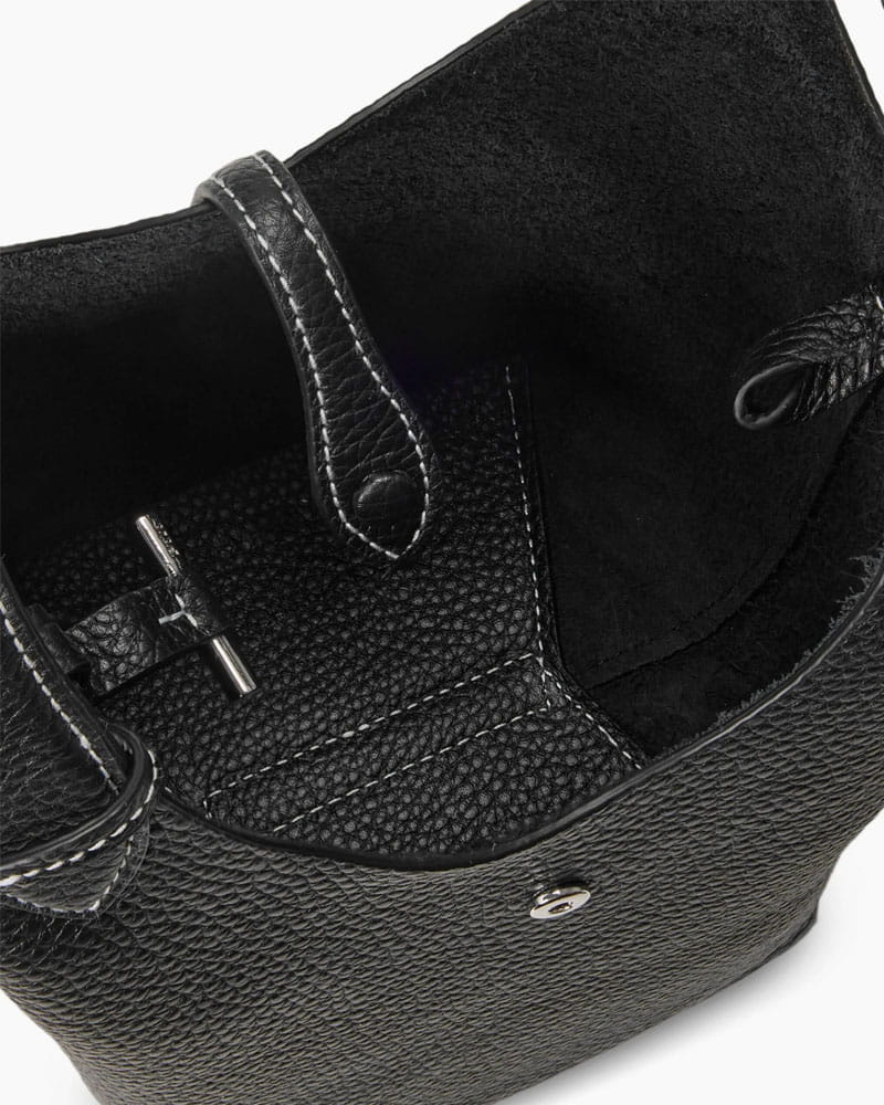 Everyday-City-Chic-Pebbled-Leather-Bucket-Handbag-1