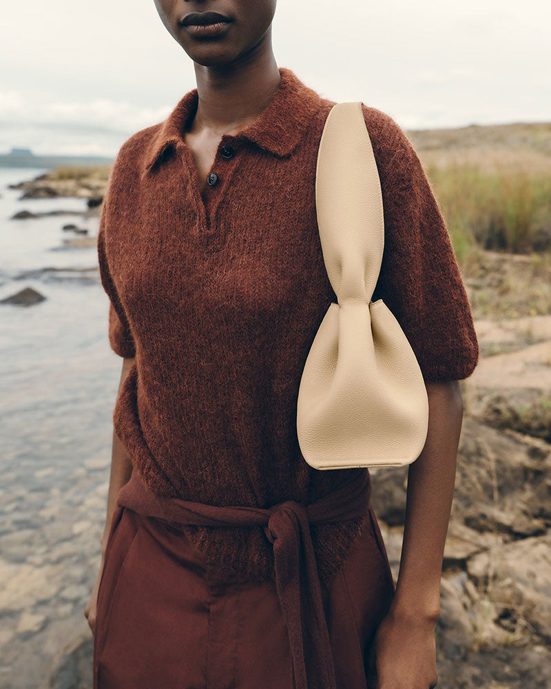 Gallery-Stroll-Pebbled-Leather-Shoulder-Bag-26