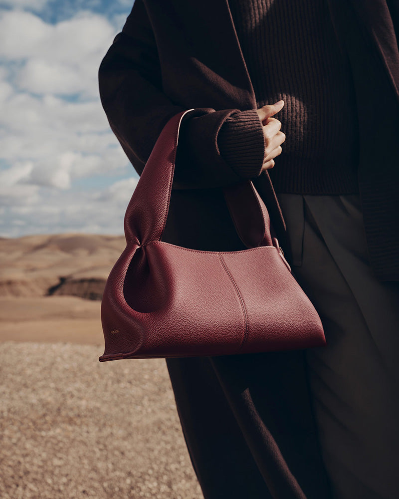Gallery-Stroll-Pebbled-Leather-Shoulder-Bag-6