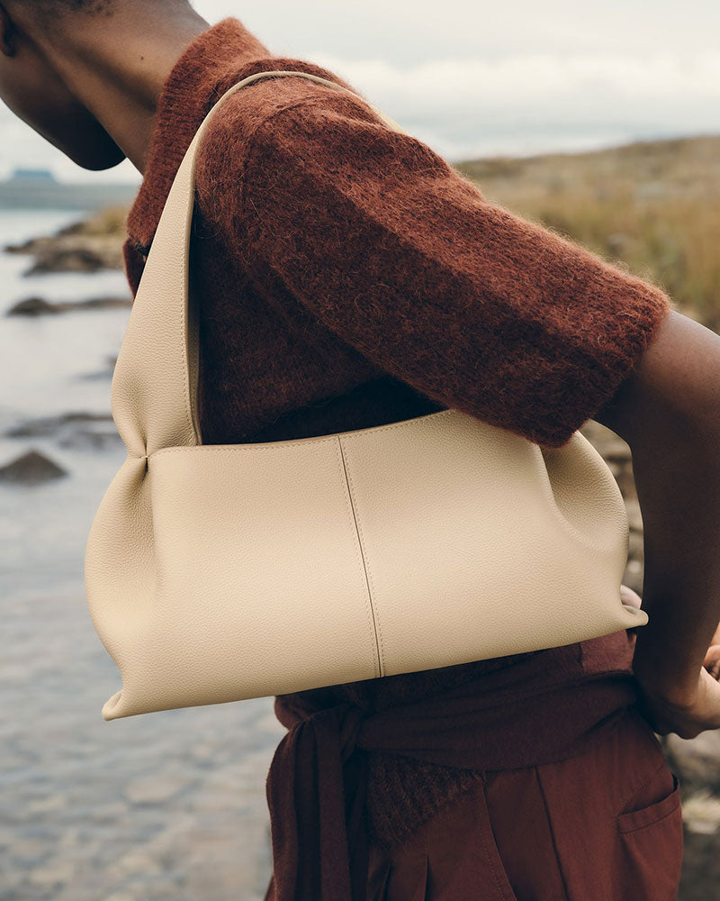 Gallery-Stroll-Pebbled-Leather-Shoulder-Bag-27