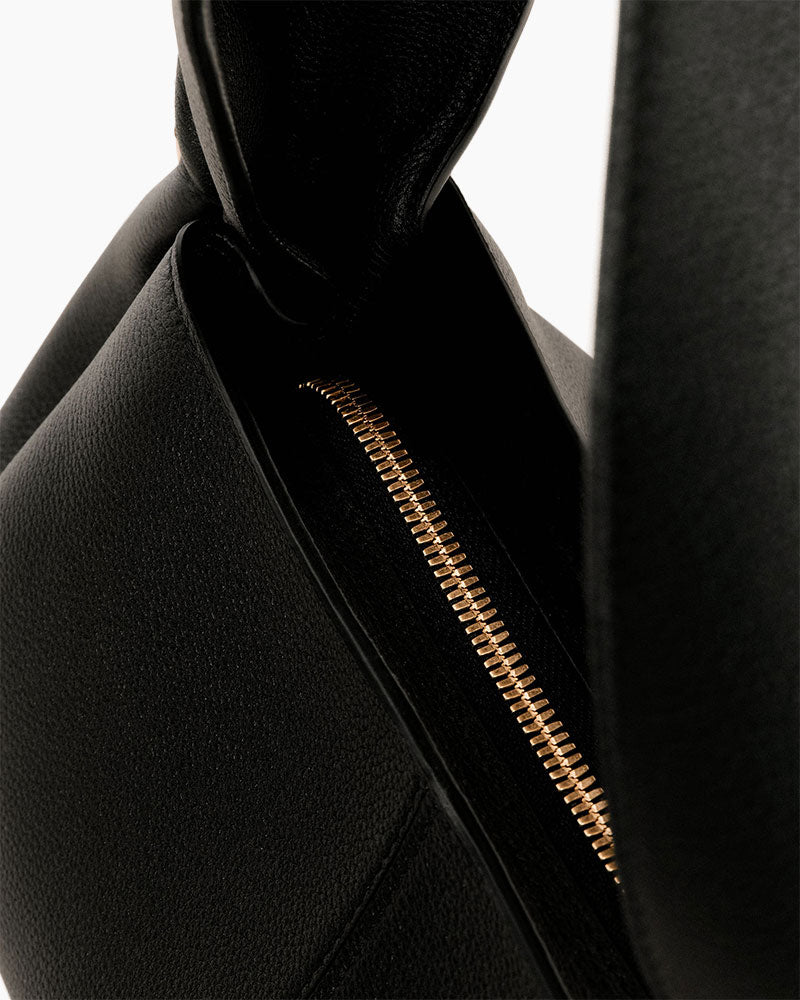 Gallery-Stroll-Pebbled-Leather-Shoulder-Bag-1