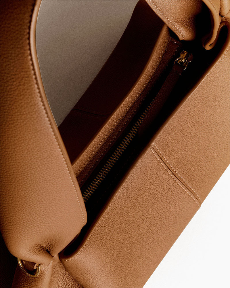 Gallery-Stroll-Pebbled-Leather-Shoulder-Bag-10