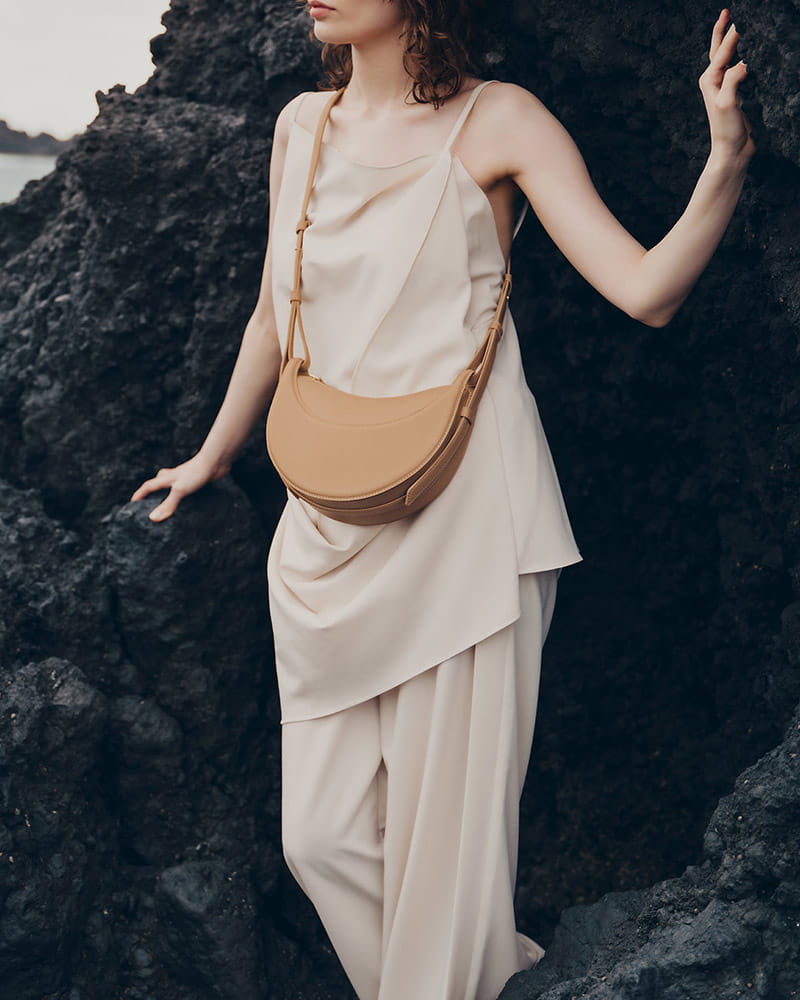 Everyday-City-Textured-Leather-Shoulder-Bag-5