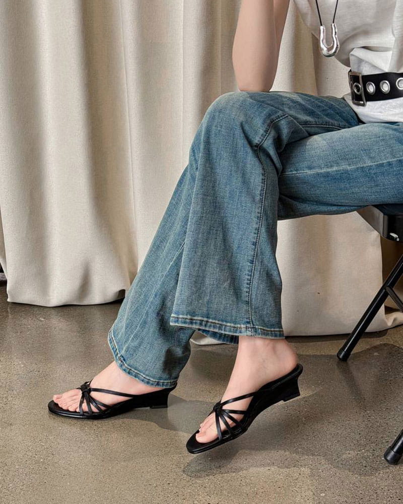 Holiday-Street-Metallic-Strappy-Slide-Sandals-8