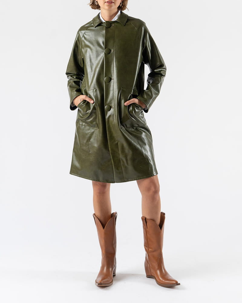 Everyday-City-Stroll-Curved-Heel-Leather-Boots-13