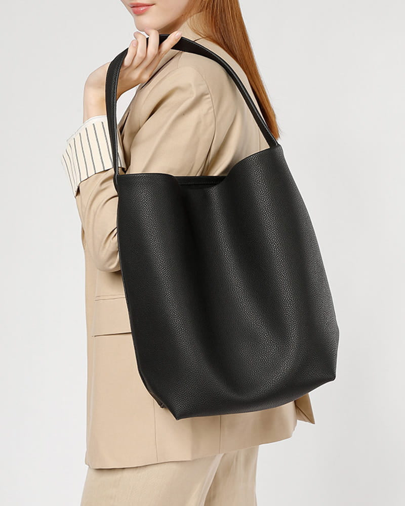 Urban-Commute-Large-Leather-Bucket-Shoulder-Bag-4