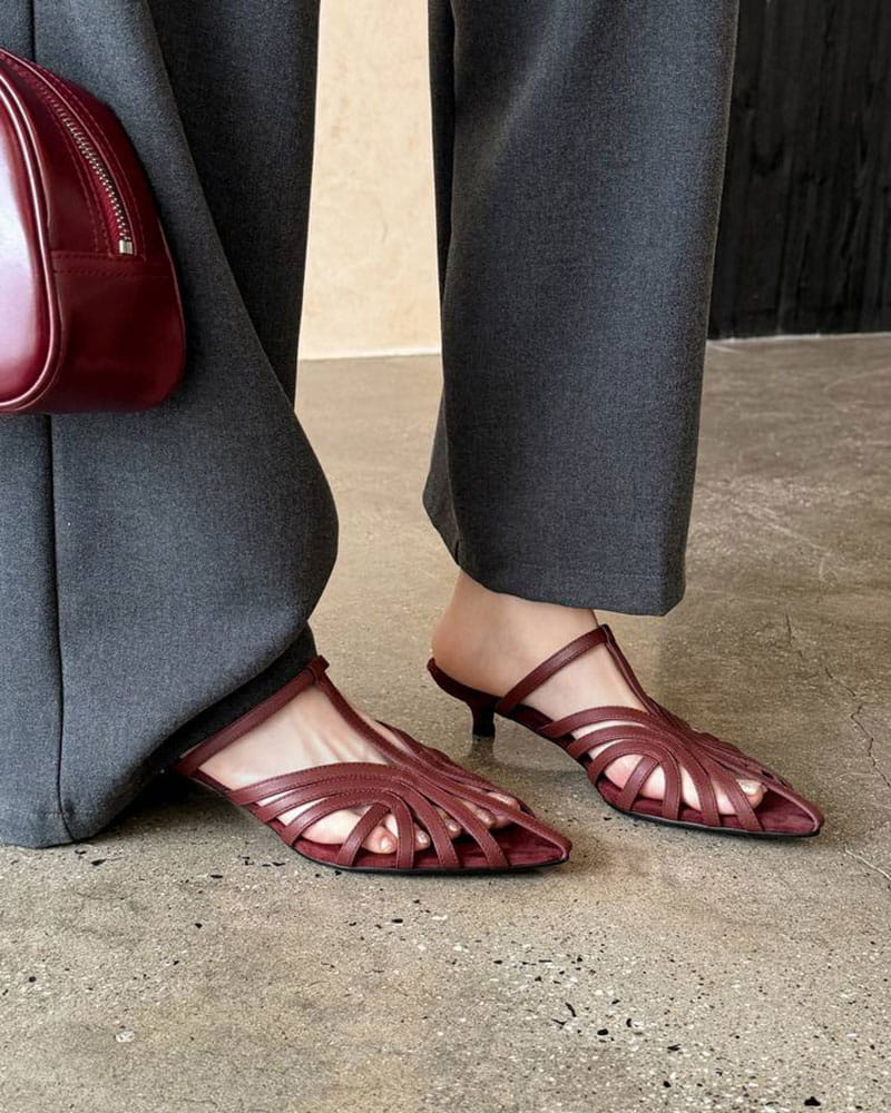 Summer-Stroll-Pointed-Toe-Woven-Suede-Mules-7