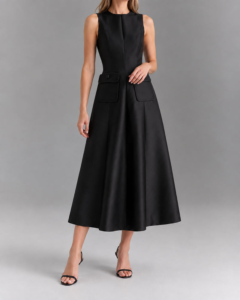 Sleeveless-Round-Neck-Travel-Midi-Dress-With-Flap-Pockets-5