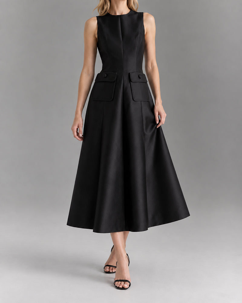 Sleeveless-Round-Neck-Travel-Midi-Dress-With-Flap-Pockets-3