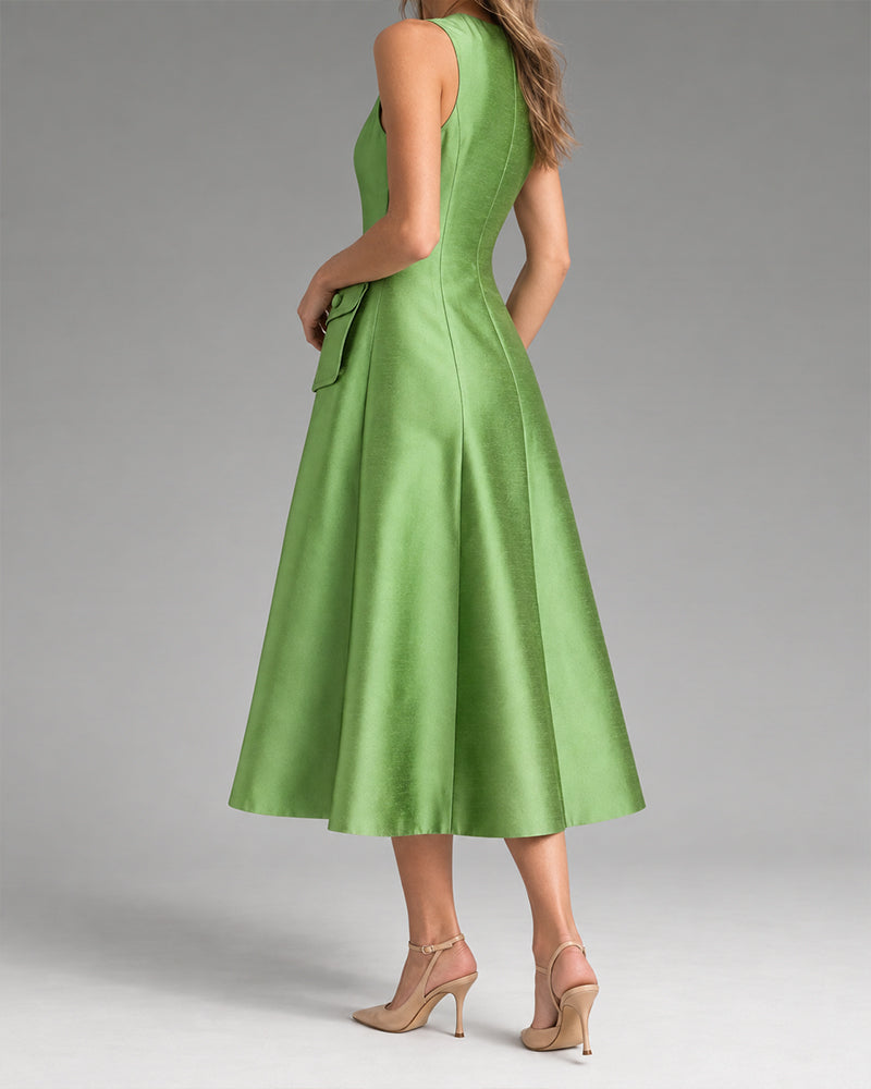 Sleeveless-Round-Neck-Travel-Midi-Dress-With-Flap-Pockets-9