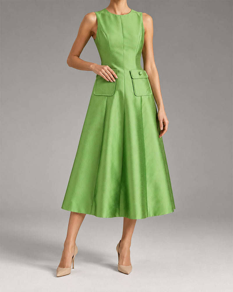 Sleeveless-Round-Neck-Travel-Midi-Dress-With-Flap-Pockets-8
