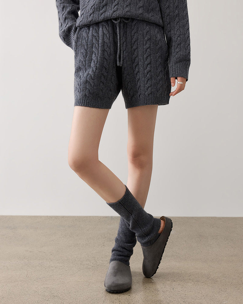 Resort-Wool-And-Cashmere-Knit-Shirt-And-Shorts-Set-9