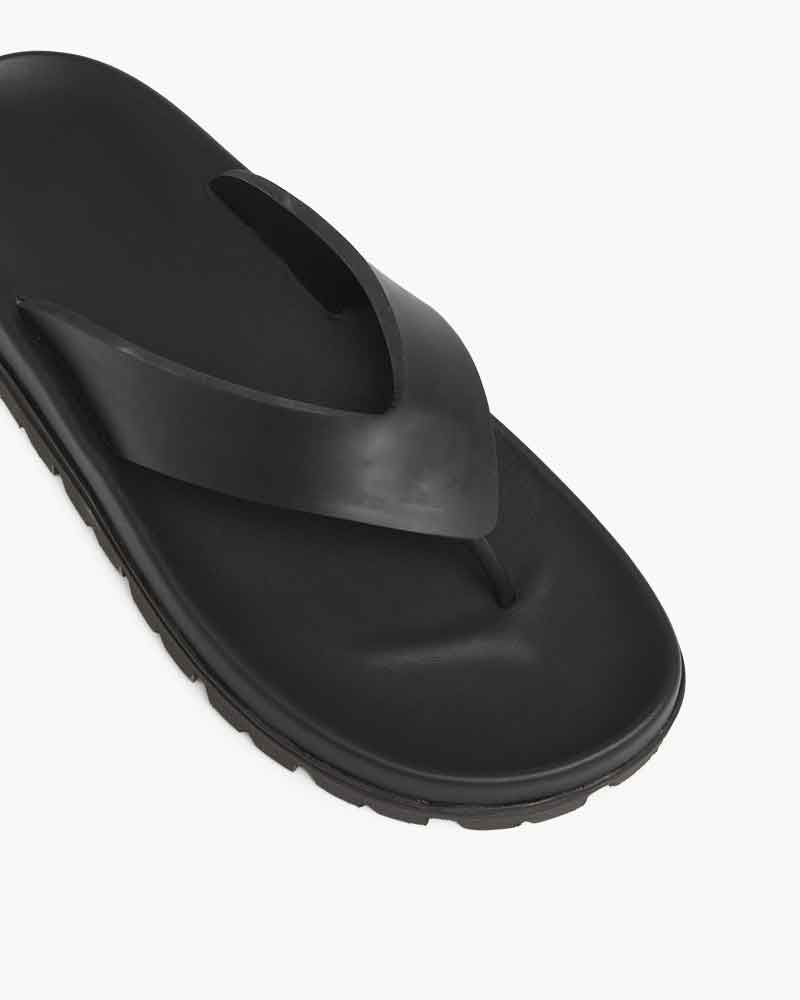 womens-gym-performance-comfortable-rubber-lug-sole-slides