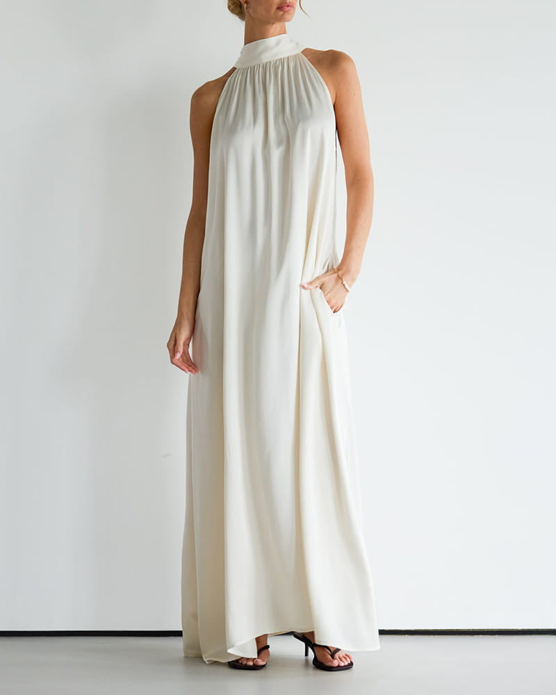 Elegant-Evening-Halter-Maxi-Occasion-Gown-7