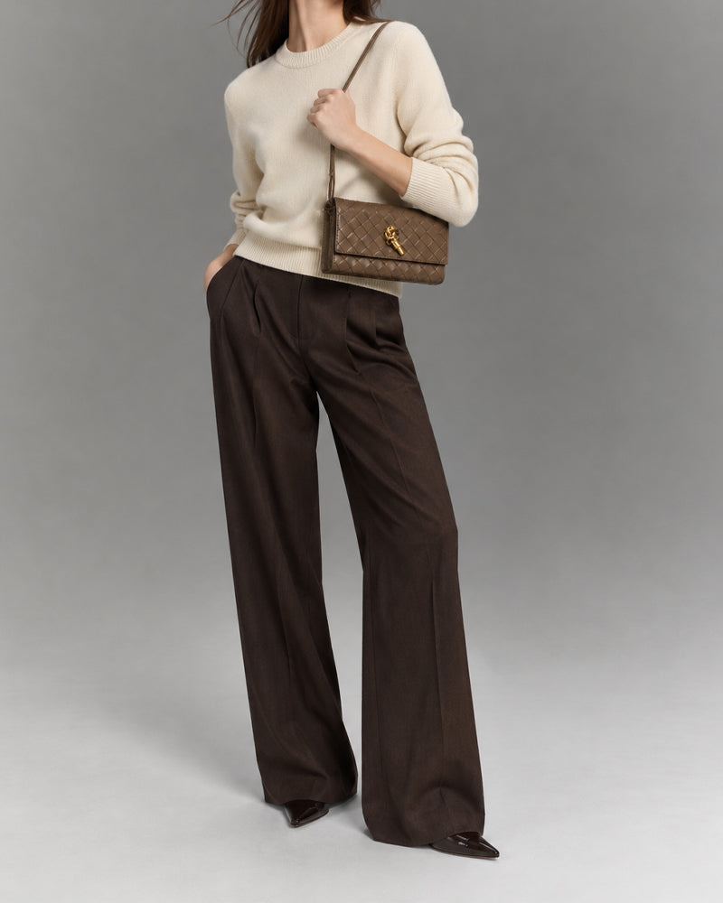 Everyday-Woven-Leather-Knot-Detail-Clutch-Bag-7