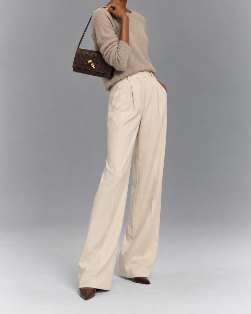 Everyday-Woven-Leather-Knot-Detail-Clutch-Bag-1